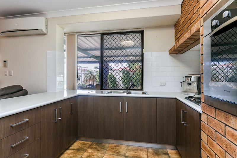 Photo - 8 Twain Close, Lake Coogee WA 6166 - Image 12