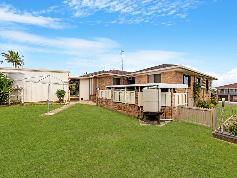 Photo - 8 Ungowa Avenue, Pialba QLD 4655 - Image 17