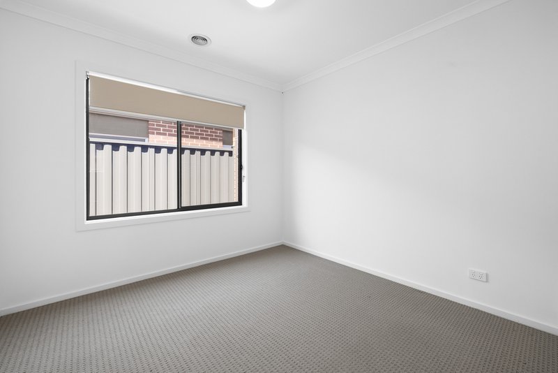 Photo - 8 University Road, Truganina VIC 3029 - Image 7