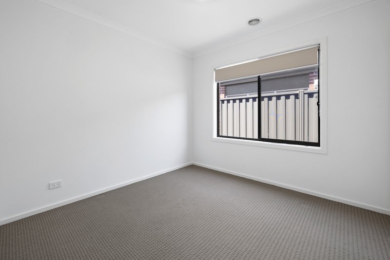 Photo - 8 University Road, Truganina VIC 3029 - Image 9