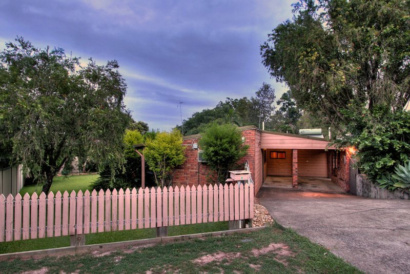 8 Uralla Crescent, Rochedale South QLD 4123