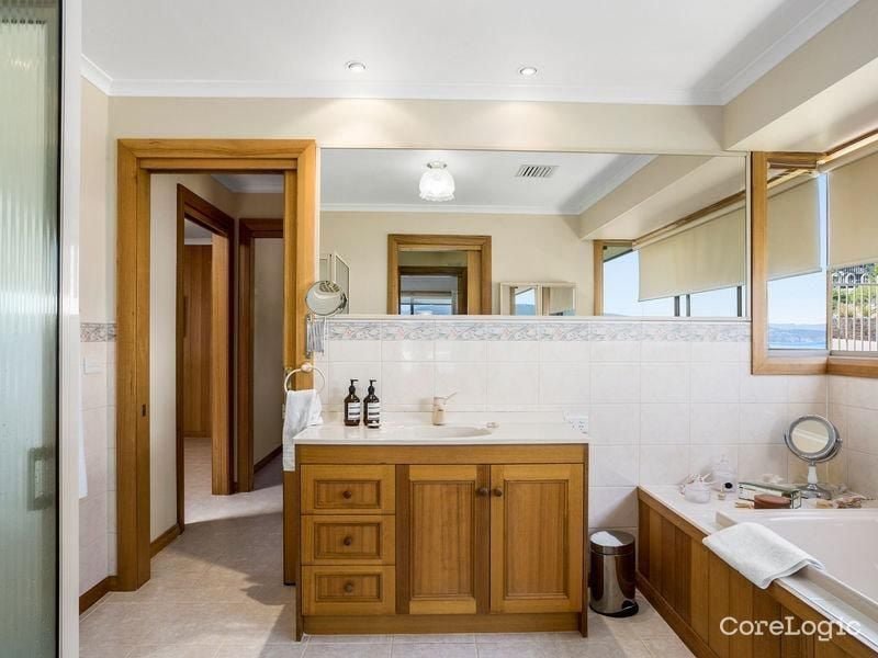 Photo - 8 Vaughan Court, Tranmere TAS 7018 - Image 12