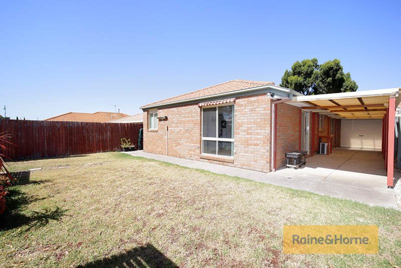 Photo - 8 Vela Place, Roxburgh Park VIC 3064 - Image 11