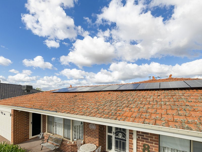 Photo - 8 Venturer Court, Thornlie WA 6108 - Image 2