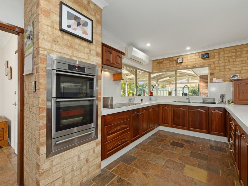 Photo - 8 Venturer Court, Thornlie WA 6108 - Image 12