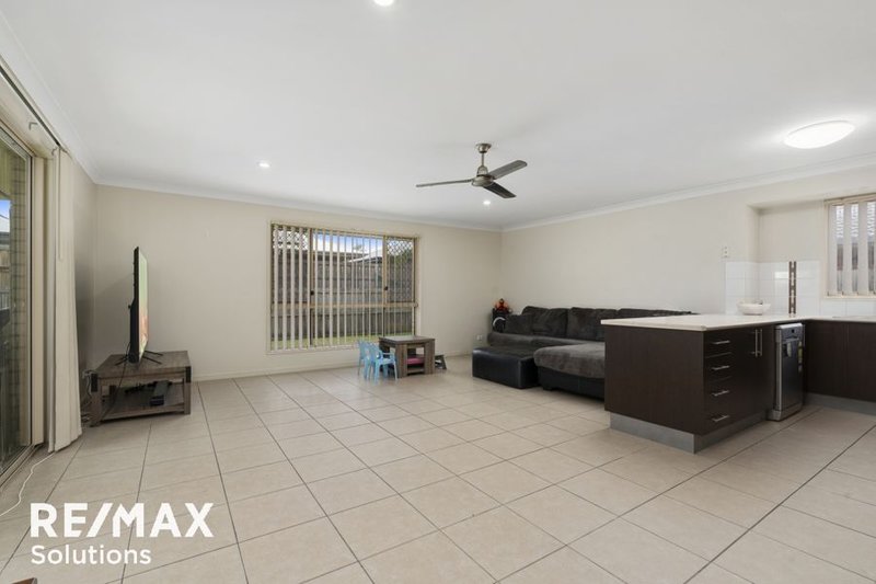 Photo - 8 Versace Avenue, Bray Park QLD 4500 - Image 4