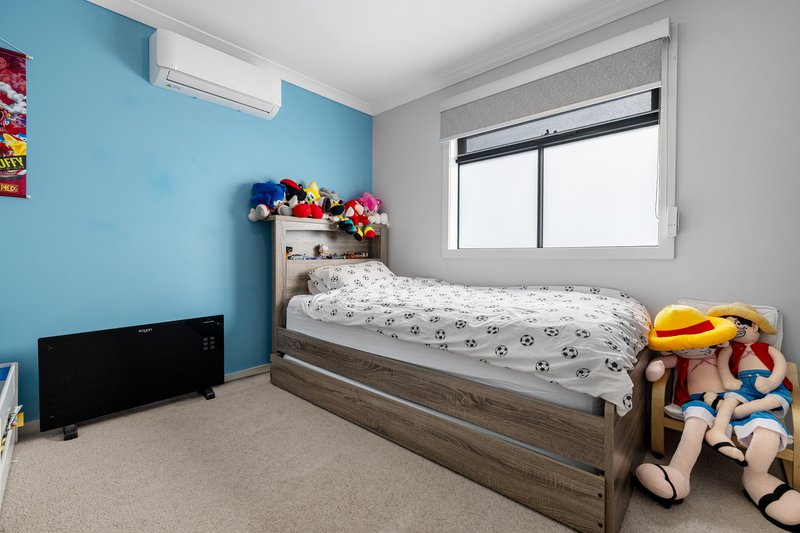 Photo - 8 Verve Circuit, Cranbourne West VIC 3977 - Image 12