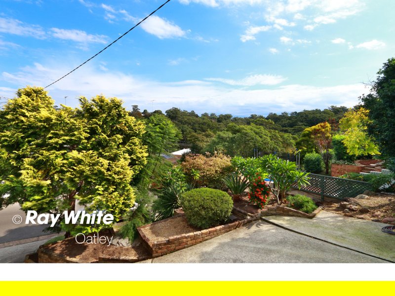 Photo - 8 View Street, Peakhurst Heights NSW 2210 - Image 6