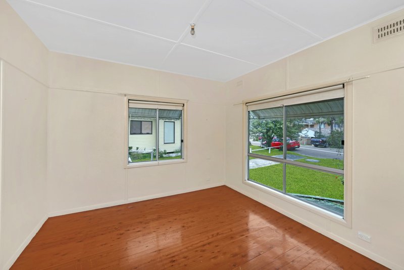 Photo - 8 Viewpoint Drive, Toukley NSW 2263 - Image 10