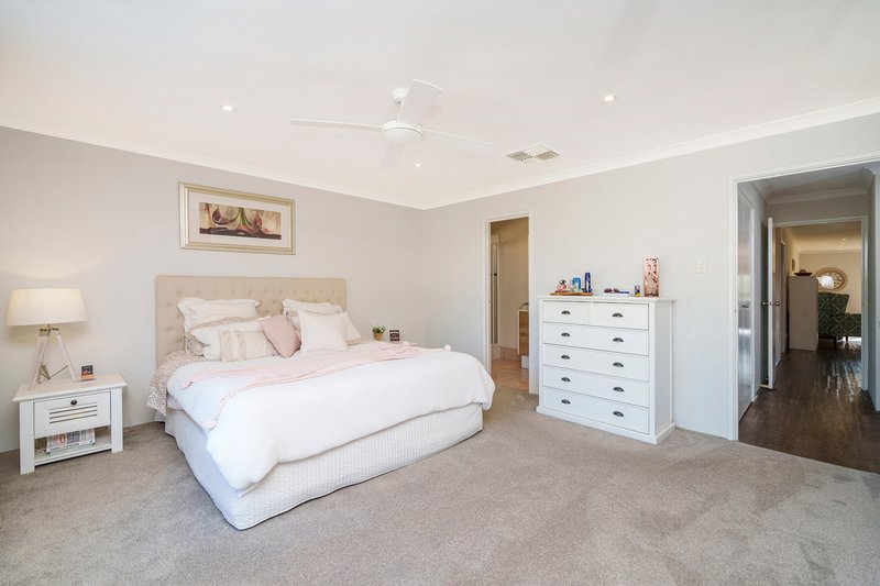 Photo - 8 Vilamour Close, Currambine WA 6028 - Image 15