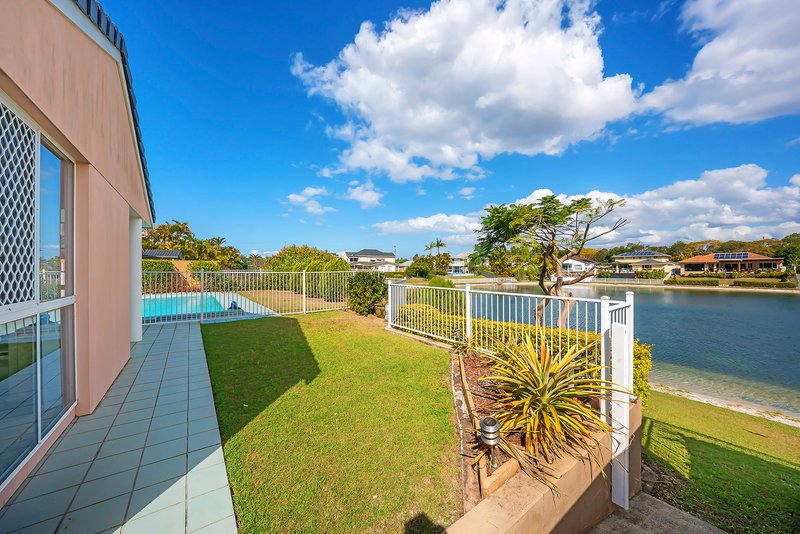 Photo - 8 Villa Court, Broadbeach Waters QLD 4218 - Image 7