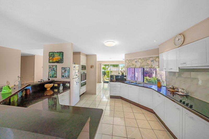 Photo - 8 Villa Court, Broadbeach Waters QLD 4218 - Image 12