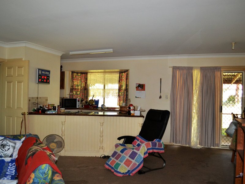 Photo - 8 Vine Street, Macleay Island QLD 4184 - Image 4