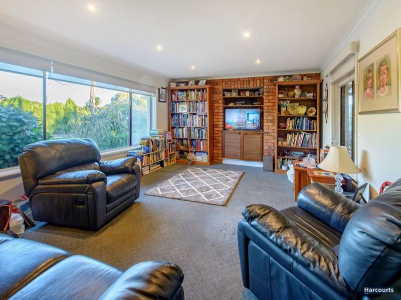 Photo - 8 Vinen Road, Scoresby VIC 3179 - Image 3