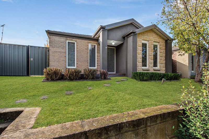 8 Volta Lane, Pakenham VIC 3810