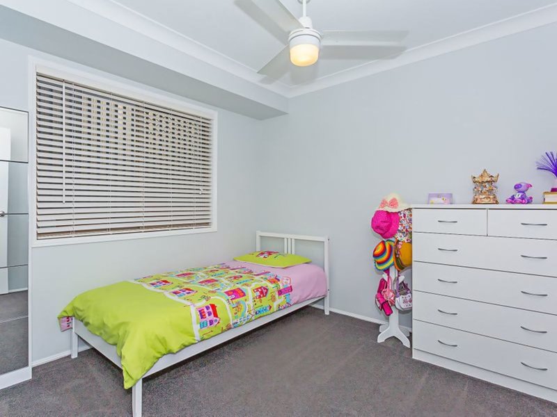 Photo - 8 Wade Court, Boronia Heights QLD 4124 - Image 7