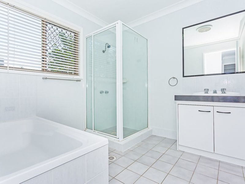 Photo - 8 Wade Court, Boronia Heights QLD 4124 - Image 9