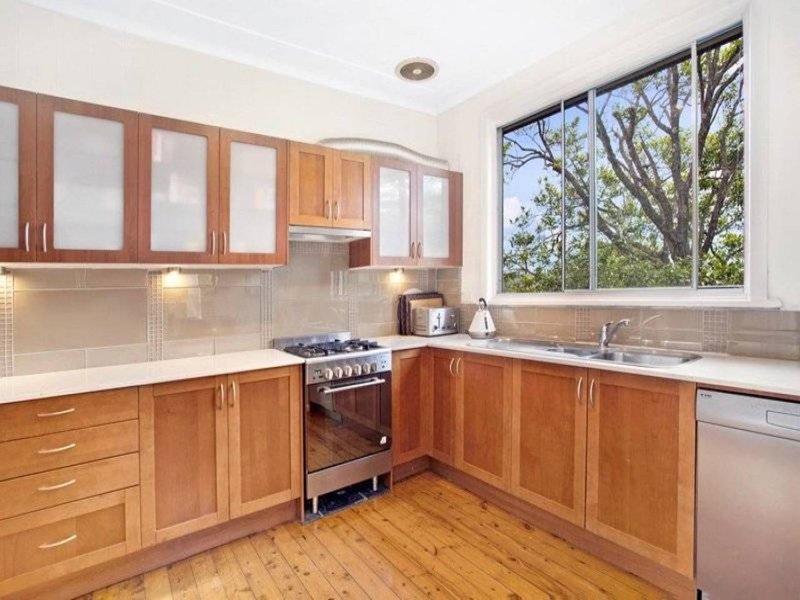 Photo - 8 Waiwera Avenue, North Manly NSW 2100 - Image 6