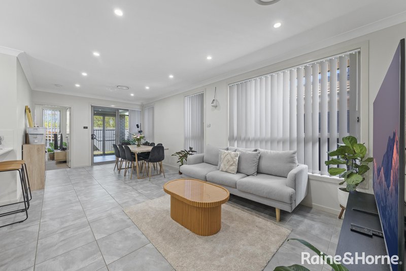 Photo - 8 Wakeling Drive, Edmondson Park NSW 2174 - Image 6