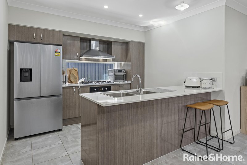 Photo - 8 Wakeling Drive, Edmondson Park NSW 2174 - Image 7