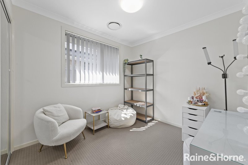 Photo - 8 Wakeling Drive, Edmondson Park NSW 2174 - Image 9