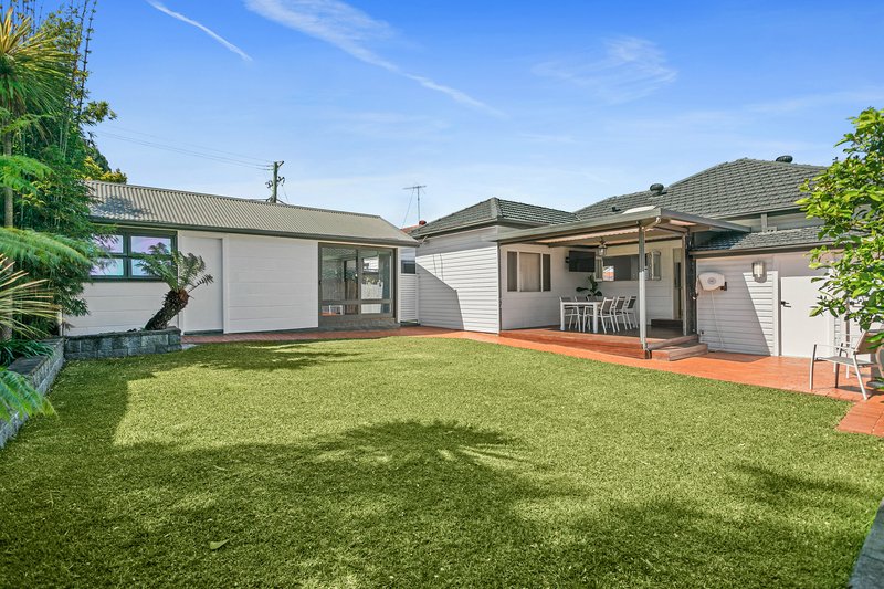 Photo - 8 Walker Avenue, Peakhurst NSW 2210 - Image 2