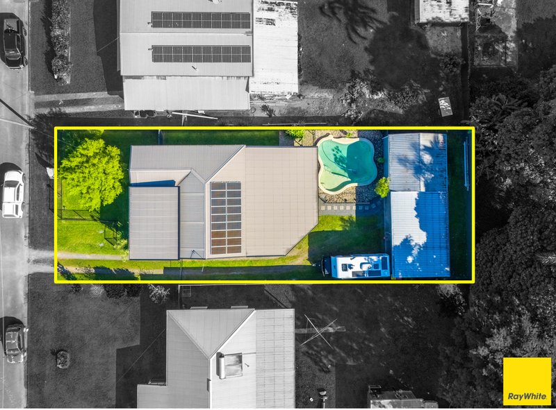 Photo - 8 Wallace Street, Manunda QLD 4870 - Image 1