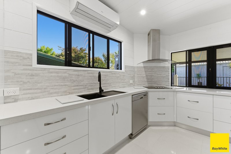 Photo - 8 Wallace Street, Manunda QLD 4870 - Image 4