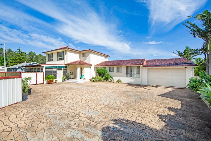 Photo - 8 Wallarah Road, Gorokan NSW 2263 - Image 3