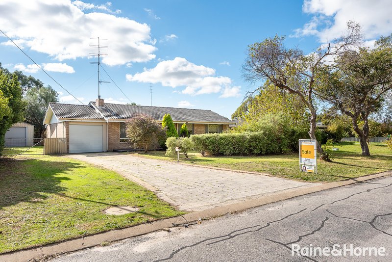 8 Wallrodt Crescent, Glen Iris WA 6230