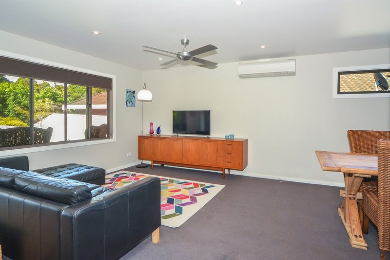 Photo - 8 Walmer Avenue, Sanctuary Point NSW 2540 - Image 7