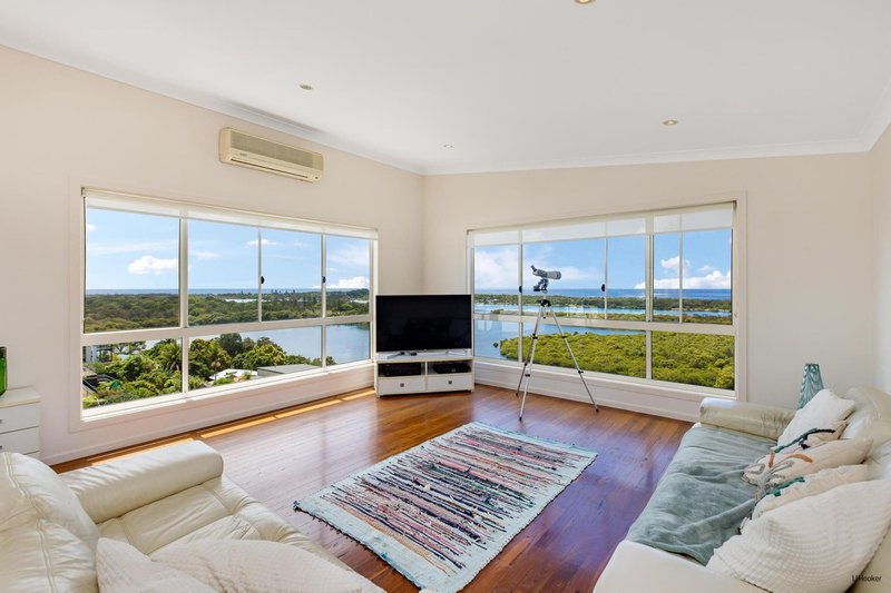 Photo - 8 Walter Crescent, Banora Point NSW 2486 - Image 4