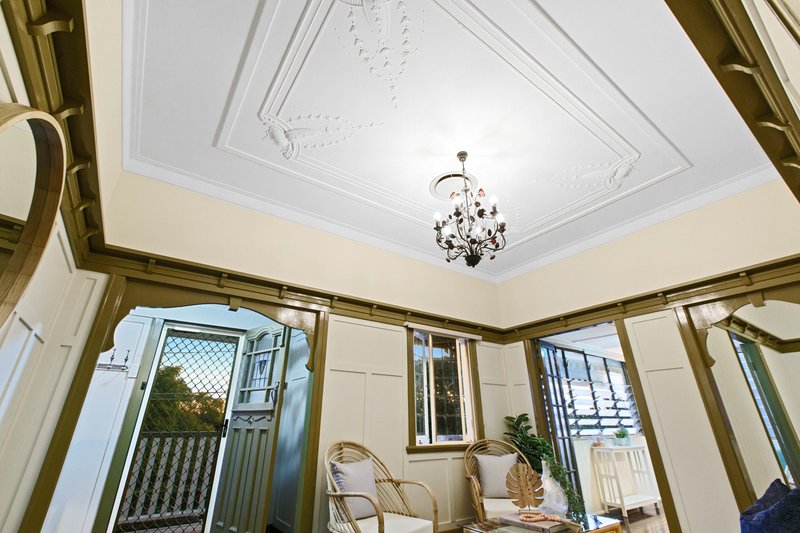 Photo - 8 Walter Street, Holland Park West QLD 4121 - Image 3