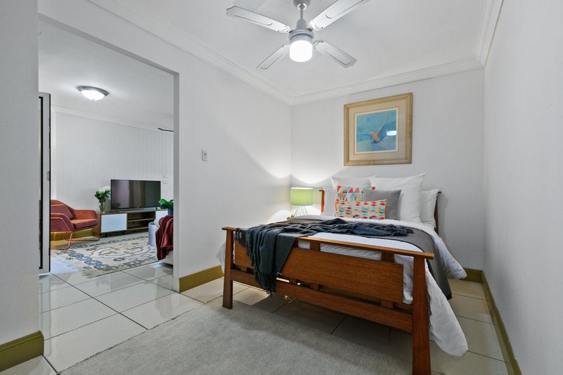 Photo - 8 Walter Street, Holland Park West QLD 4121 - Image 12