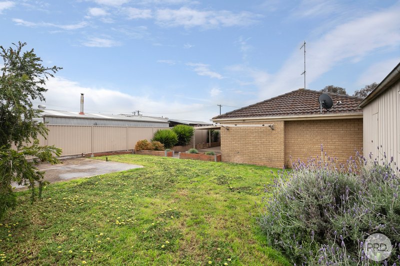 Photo - 8 Waltham Drive, Mitchell Park VIC 3355 - Image 15