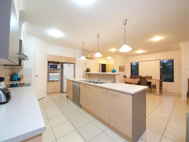 Photo - 8 Wanaka Place, Mcdowall QLD 4053 - Image 3