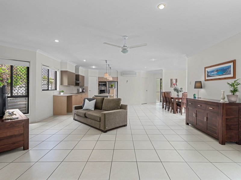 Photo - 8 Wanaka Place, Mcdowall QLD 4053 - Image 5