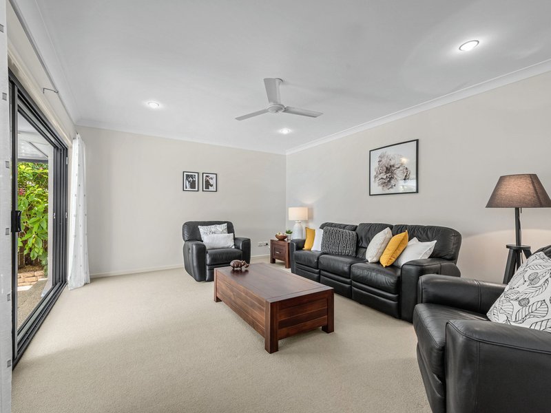 Photo - 8 Wanaka Place, Mcdowall QLD 4053 - Image 9