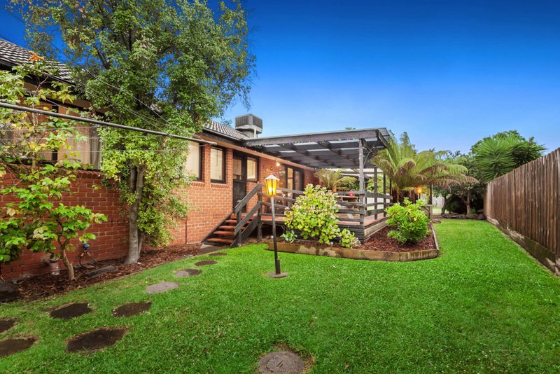 Photo - 8 Warburton Court, Mill Park VIC 3082 - Image 10