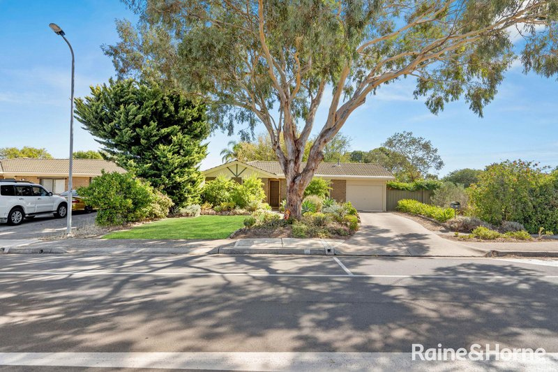 8 Warburton Drive, Woodcroft SA 5162