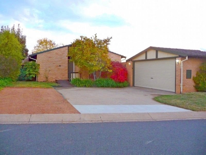 8 Warland Place, Charnwood ACT 2615