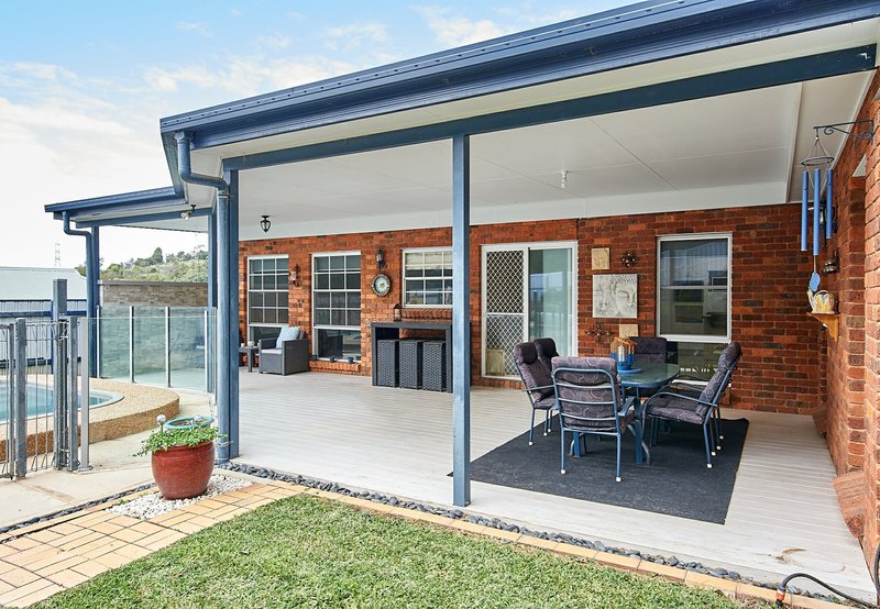 Photo - 8 Warrawong Street, Kooringal NSW 2650 - Image 15