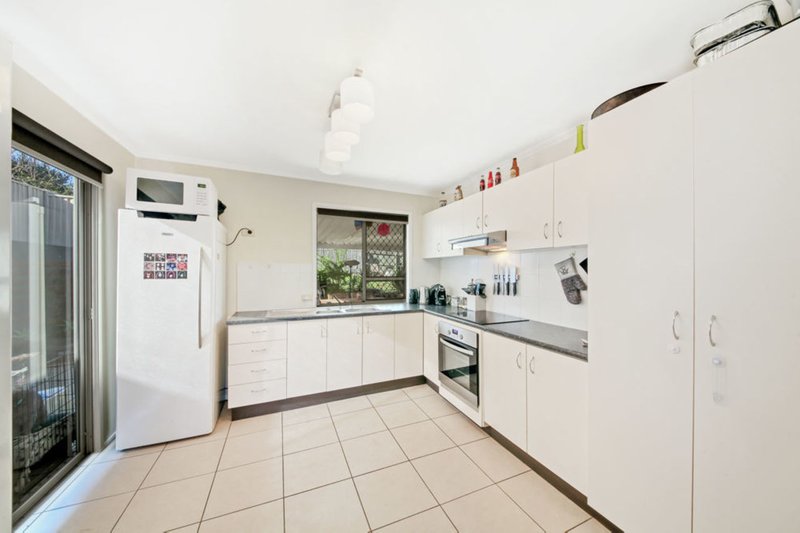 Photo - 8 Warringah Grove, Petrie QLD 4502 - Image 2