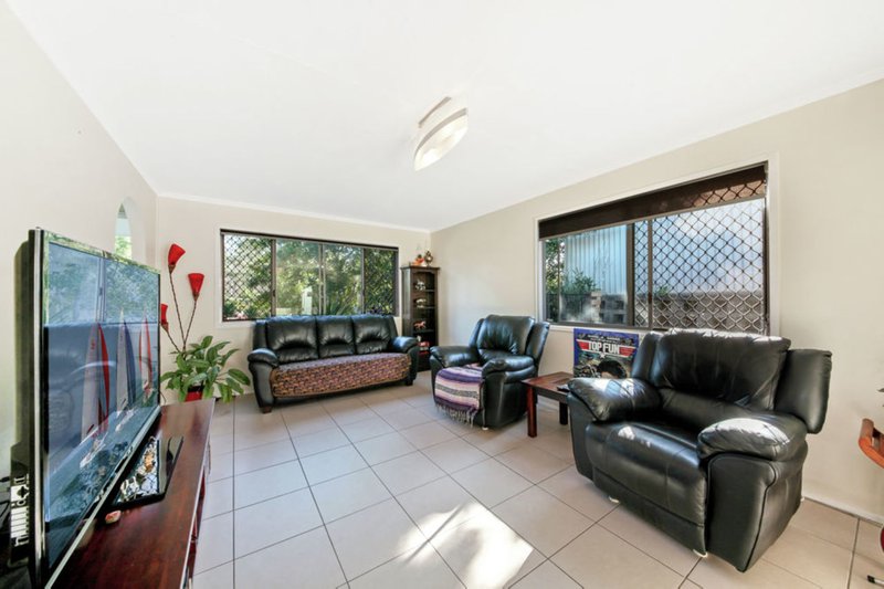 Photo - 8 Warringah Grove, Petrie QLD 4502 - Image 4