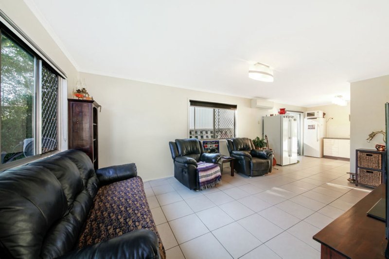 Photo - 8 Warringah Grove, Petrie QLD 4502 - Image 6