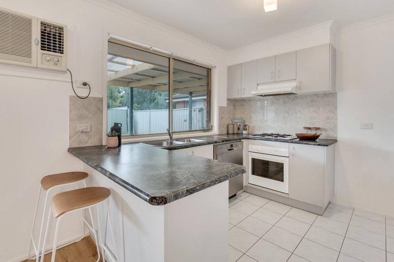 Photo - 8 Waterford Avenue, Craigieburn VIC 3064 - Image 6