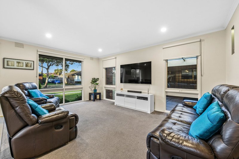 Photo - 8 Waterloo Court, Keysborough VIC 3173 - Image 3