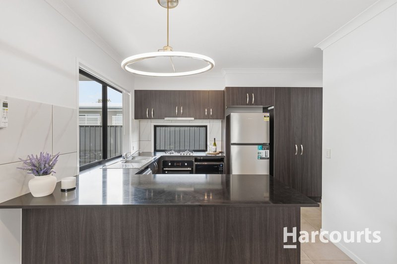 Photo - 8 Waterman Place, Browns Plains QLD 4118 - Image 4