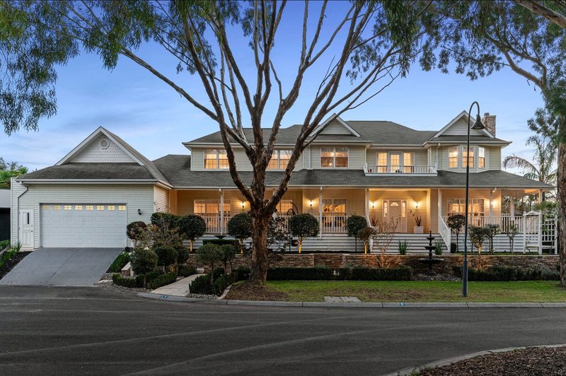 Photo - 8 Watkins Grove, Werribee VIC 3030 - Image 1