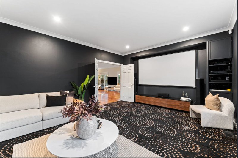 Photo - 8 Watkins Grove, Werribee VIC 3030 - Image 8